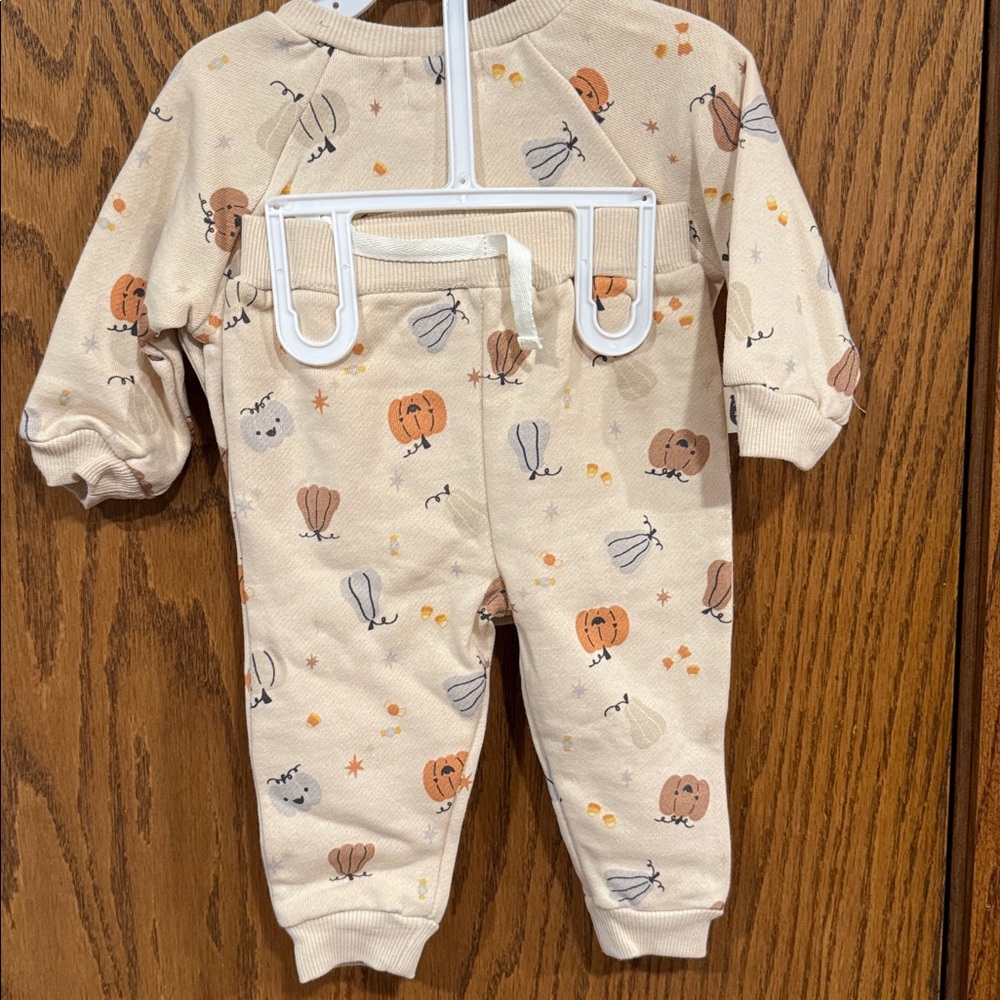 Pumpkin Print Baby Outfit by new fall baby 3-6 months outfit - Picture 6 of 6